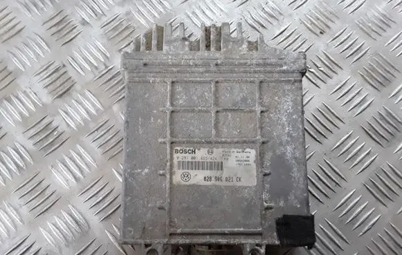 Volkswagen PASSAT B4 Engine control unit/module 0281001423 028906021CK 28SA2888