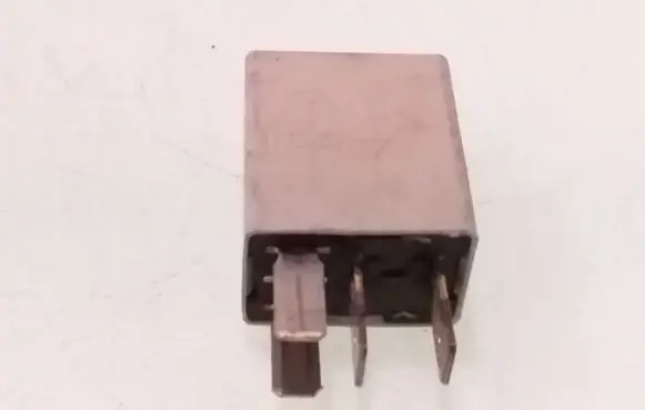 Volkswagen PASSAT B6 Other relay 1K0951253 449