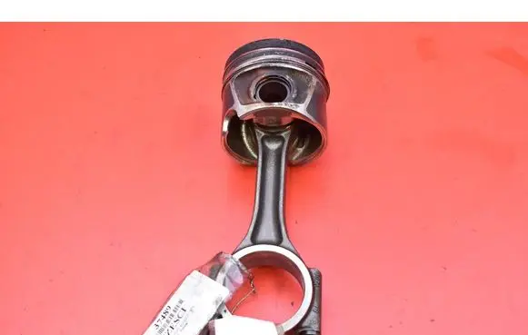 Volkswagen PASSAT B6 Piston 03GE