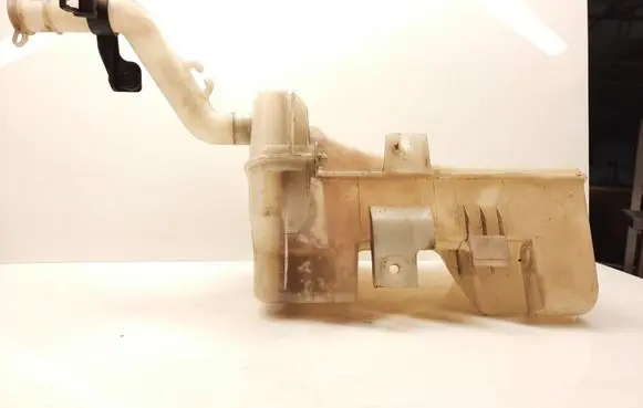 Windshield washer fluid reservoir/tank