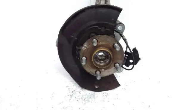 Lexus CT 200H Front wheel hub spindle knuckle