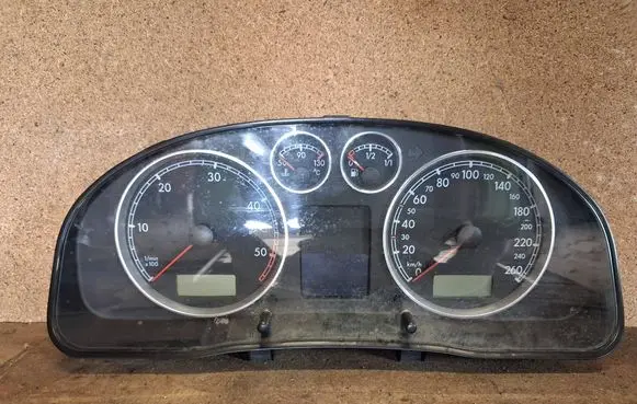 Volkswagen PASSAT B5.5 Speedometer (instrument cluster) 3B0920827A VWZ7Z0B6531291 031202233138