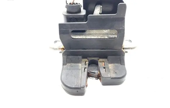 Volkswagen Golf V Tailgate exterior lock 