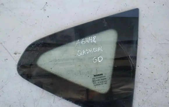 Nissan Qashqai Rear side window