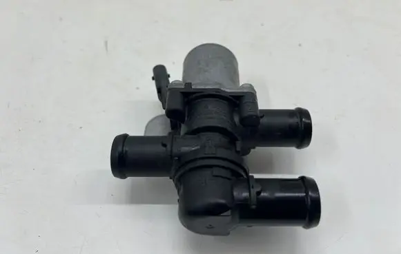 Cupra Leon Coolant heater control valve 5Q0906457C