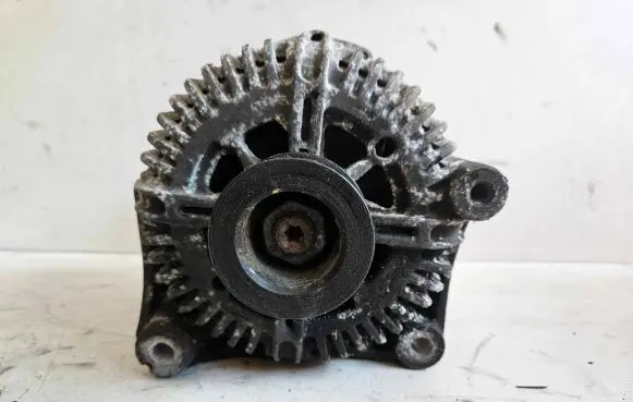 BMW 5 E60 E61 Generator/alternator 7797521 TG17C010 2543304A