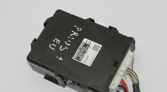 Toyota Prius+ (ZVW40) Gearbox control unit/module 8953576010