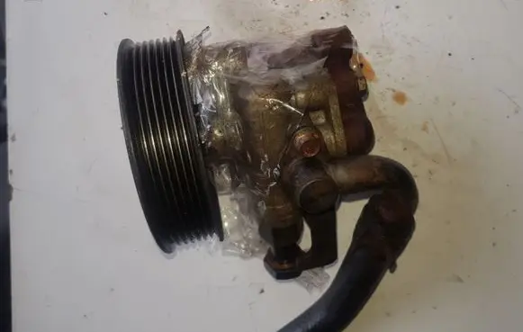 KIA Sorento Power steering pump