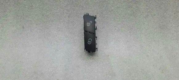 Mercedes-Benz ML W166 Central locking switch button A2049058402