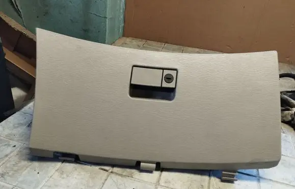 Chrysler Pacifica Glove box