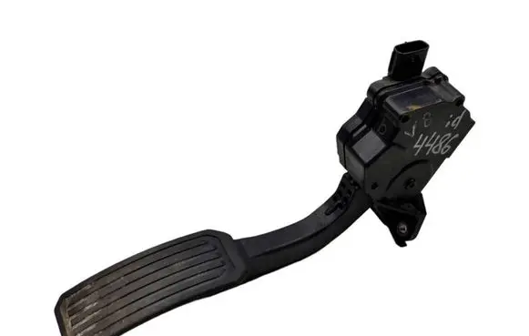 Toyota Land Cruiser (J200) Accelerator throttle pedal 7811060020 1988007570 03K18D00356
