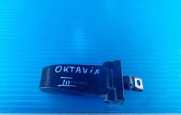 Skoda Octavia Mk3 (5E) Front door check strap stopper 5E0839267A