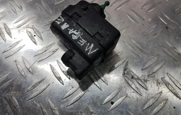 Renault Megane I Headlight level adjustment motor 770080149