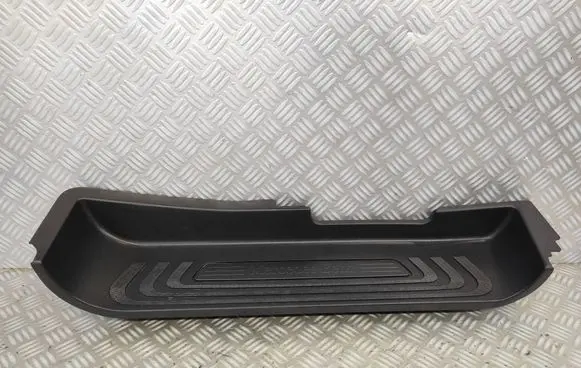 Front sill trim cover