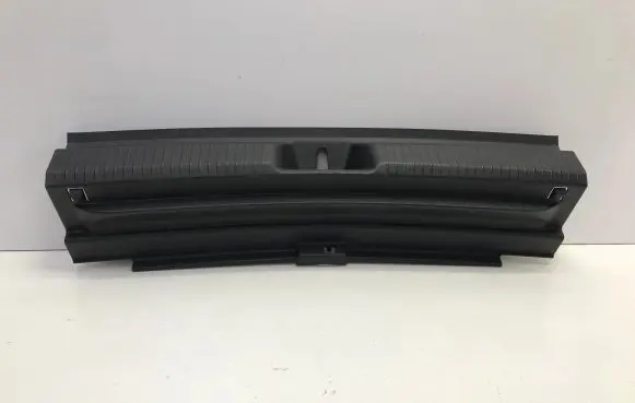 Trunk/boot sill cover protection