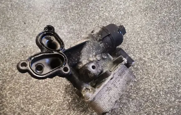 Renault Trafic II (X83) Oil filter mounting bracket