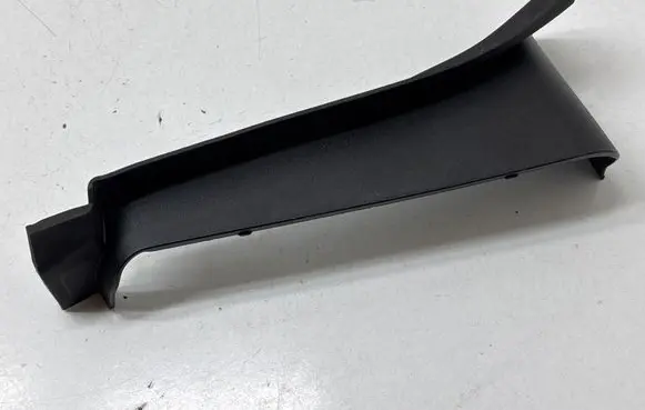 Ford Explorer VI Rear/tail light trim molding LB5B13N552A