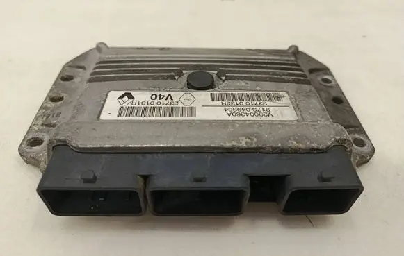 Renault Megane III Engine control unit/module 237100131R V29004369A 237100132R