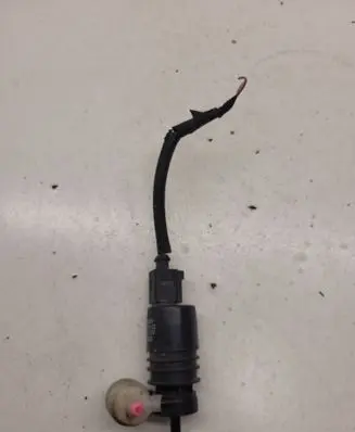 Volkswagen Golf V Windscreen/windshield washer pump 1K6955651 3122789