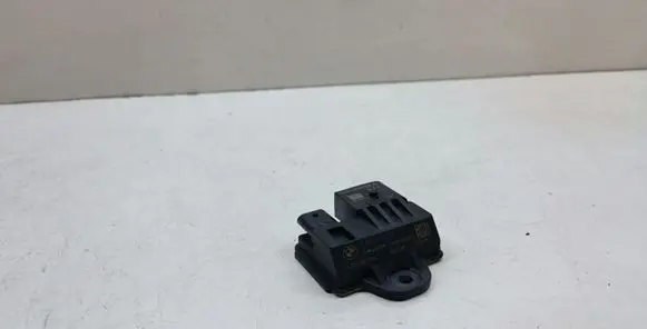 BMW 3 E90 E91 Glow plug pre-heat relay 7810856 0522120103