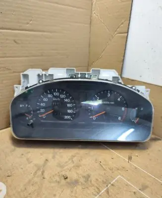 Mitsubishi Galant Speedometer (instrument cluster) MR381828