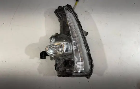 Toyota Prius (XW50) Front fog light 9922691002