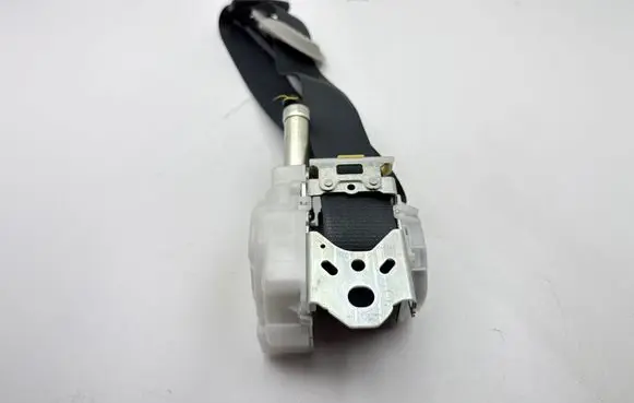 Toyota Auris E180 Front seatbelt 7321002650C0