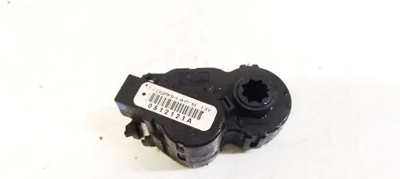 Renault Kadjar Air flap motor/actuator T1009514P 0512121A