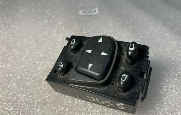 Mercedes-Benz S W220 Wing mirror switch 2208211551