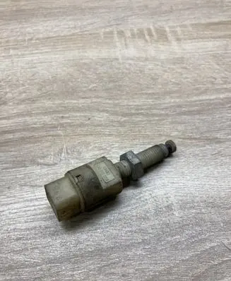 Audi A4 S4 B5 8D Brake pedal sensor switch 4A0945515A