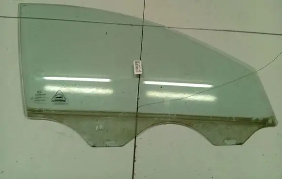 KIA Ceed Front door window glass four-door As2
