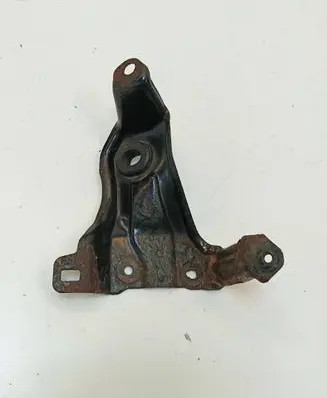 Honda CR-V Radiator mount bracket 