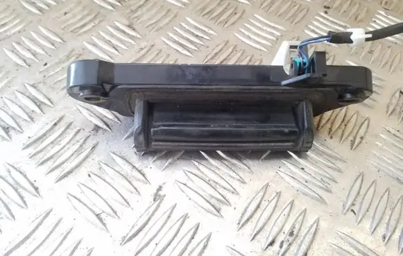 Toyota Avensis Verso Tailgate opening switch 