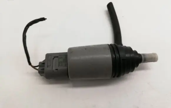 BMW 1 E81 E87 Windscreen/windshield washer pump 6934159