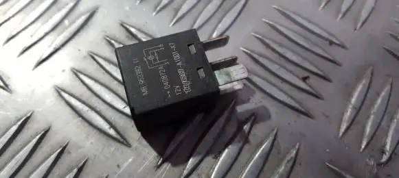 Mitsubishi Pajero Pinin Other relay mr95338211 040872a