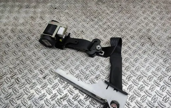 Nissan Juke I F15 Front seatbelt 080X090RH 617544101D 12080514
