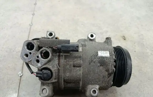 Mercedes-Benz A W169 Air conditioning (A/C) compressor (pump) 