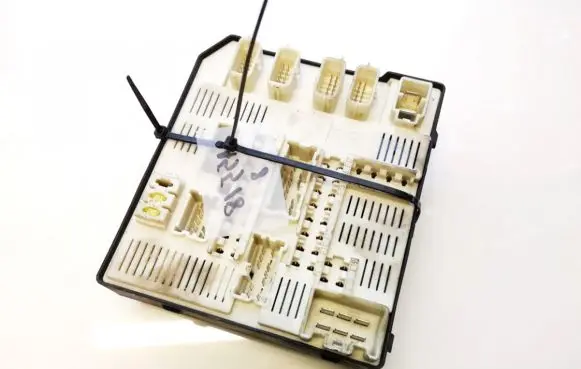 Renault Laguna III Fuse box set 264b60013ra 264b60013r-a
