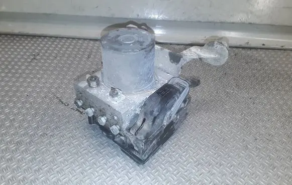 Mercedes-Benz B W245 ABS Pump 0265950618 6880601220