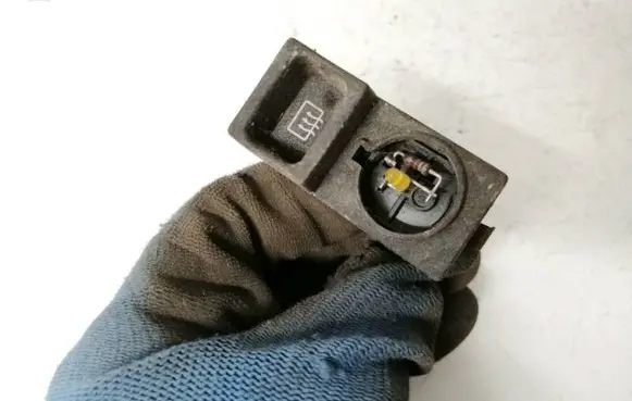 Ford Sierra Windscreen/window heater switch 87bg18v621aa 83020