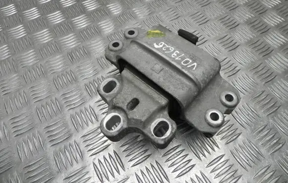 Audi A3 S3 A3 Sportback 8P Engine mount bracket 1K0199555T VD13626