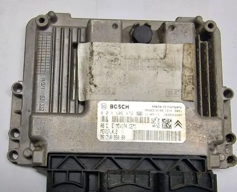 Peugeot 3008 I Engine control unit/module 9675495080 0261S06472 MEV1742