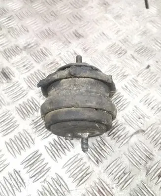 BMW 5 E39 Engine mount bracket 