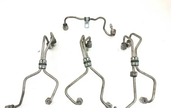 Volvo V60 Fuel injector supply line/pipe 
