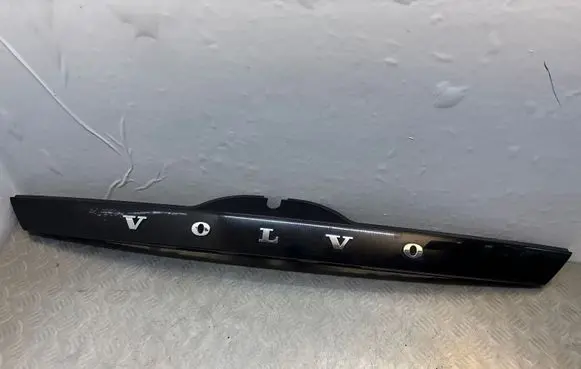 Volvo V60 Trunk door license plate light bar 31391290