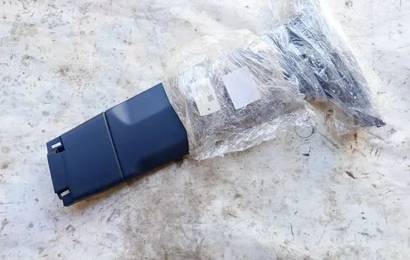 Jaguar F-Pace (B) pillar trim (top) L0284386A