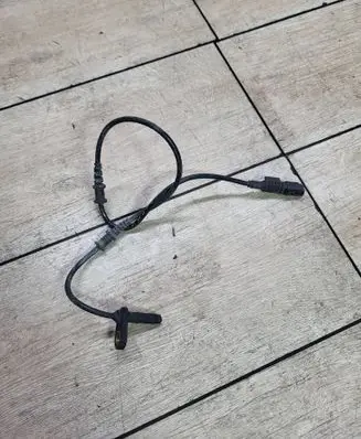 Mercedes-Benz E W211 ABS brake wheel speed sensor A2115402317