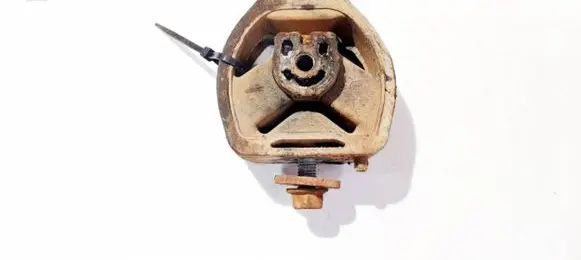 Volkswagen PASSAT B5 Engine mount bracket 8d0399151h