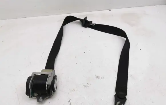 Mercedes-Benz B W245 Front seatbelt 1698604385