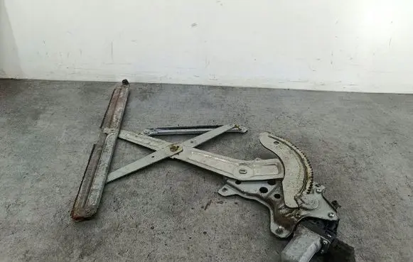 Suzuki Swift I Front door window regulator with motor 